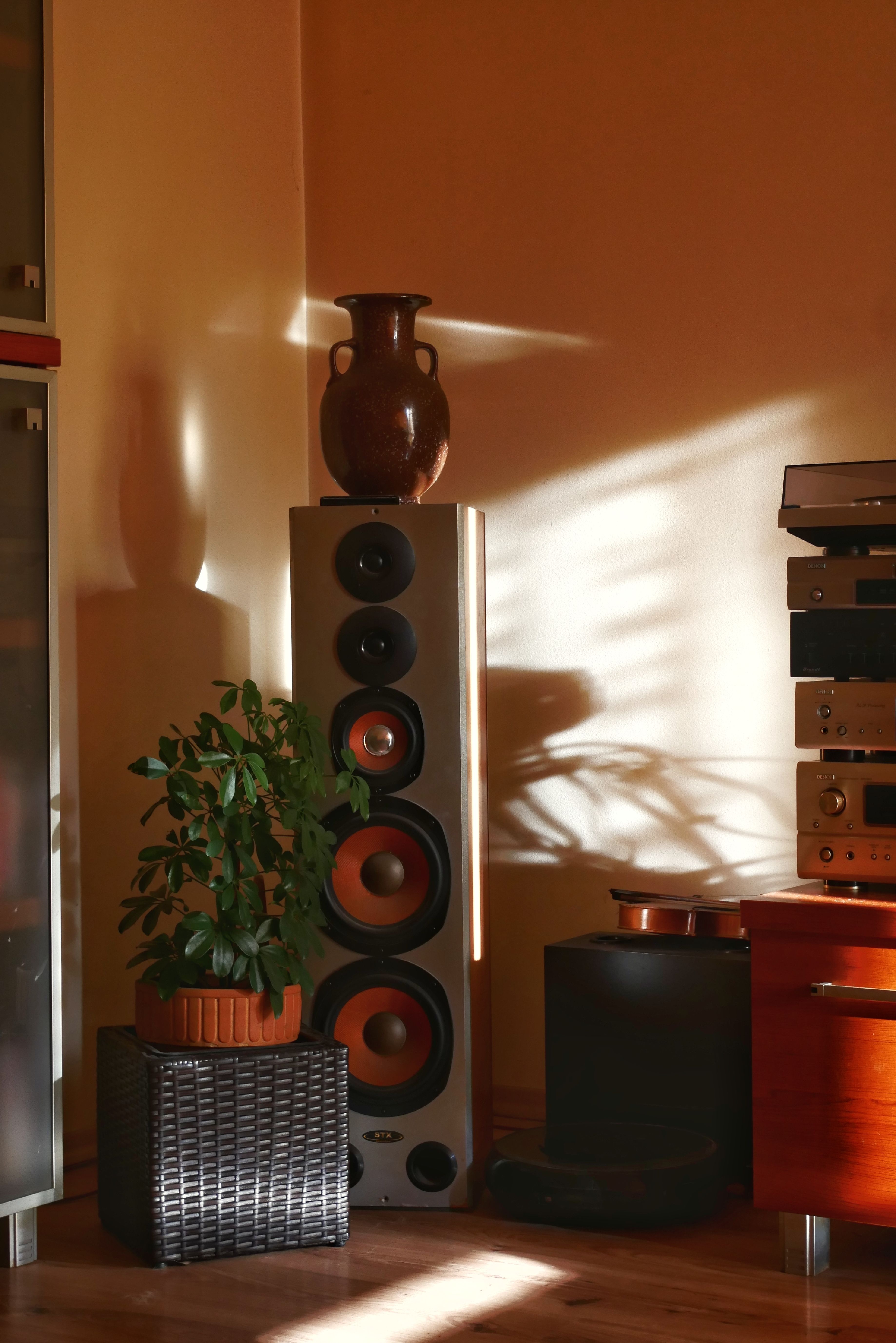 LG Speaker